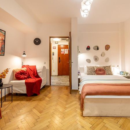 2Br Apartment At Piata Natiunilor Unite: Perfect For City Center Stays Bukarest Kültér fotó