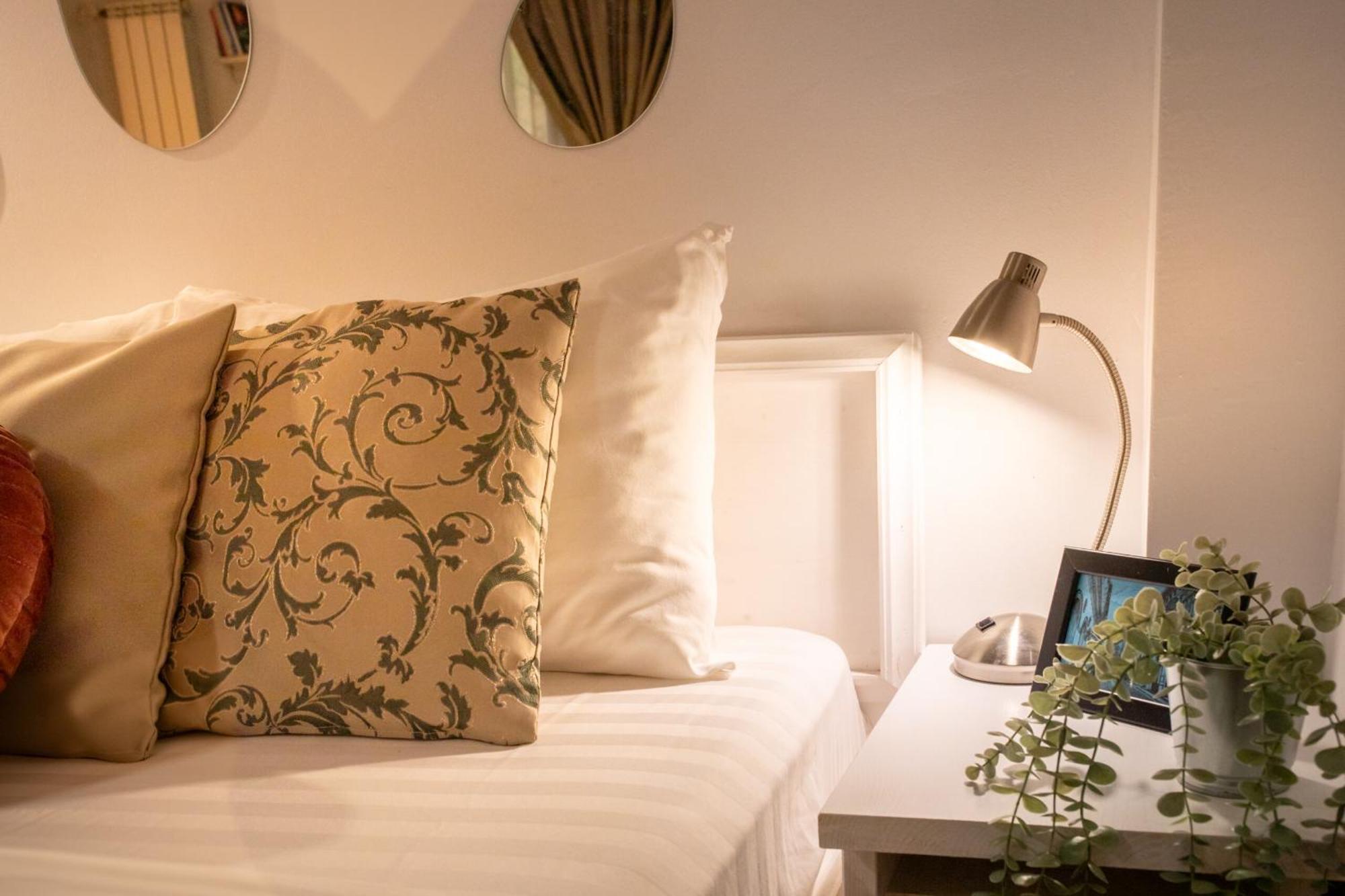 2Br Apartment At Piata Natiunilor Unite: Perfect For City Center Stays Bukarest Kültér fotó