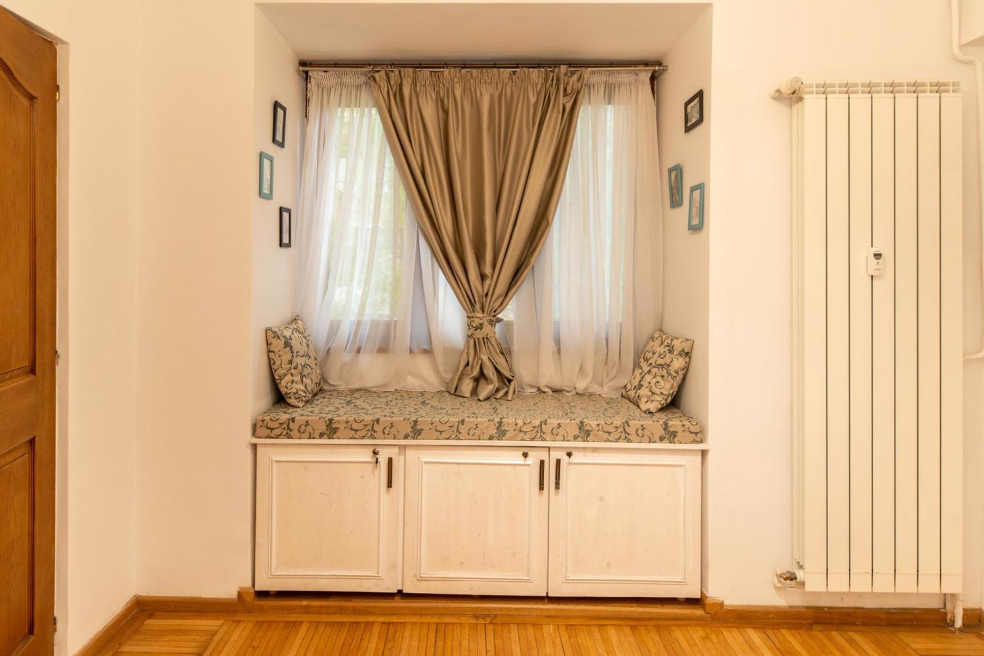 2Br Apartment At Piata Natiunilor Unite: Perfect For City Center Stays Bukarest Kültér fotó