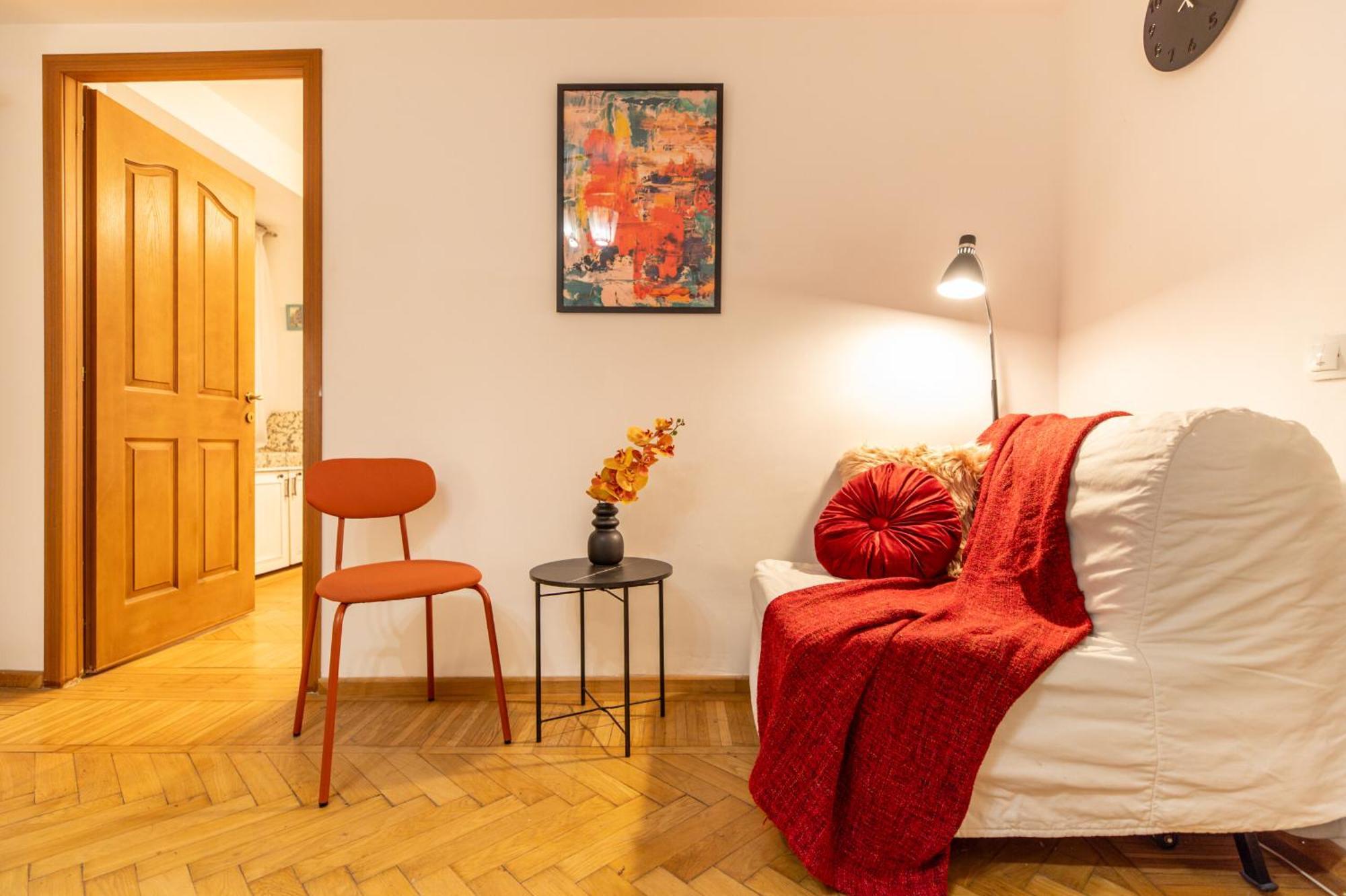 2Br Apartment At Piata Natiunilor Unite: Perfect For City Center Stays Bukarest Kültér fotó