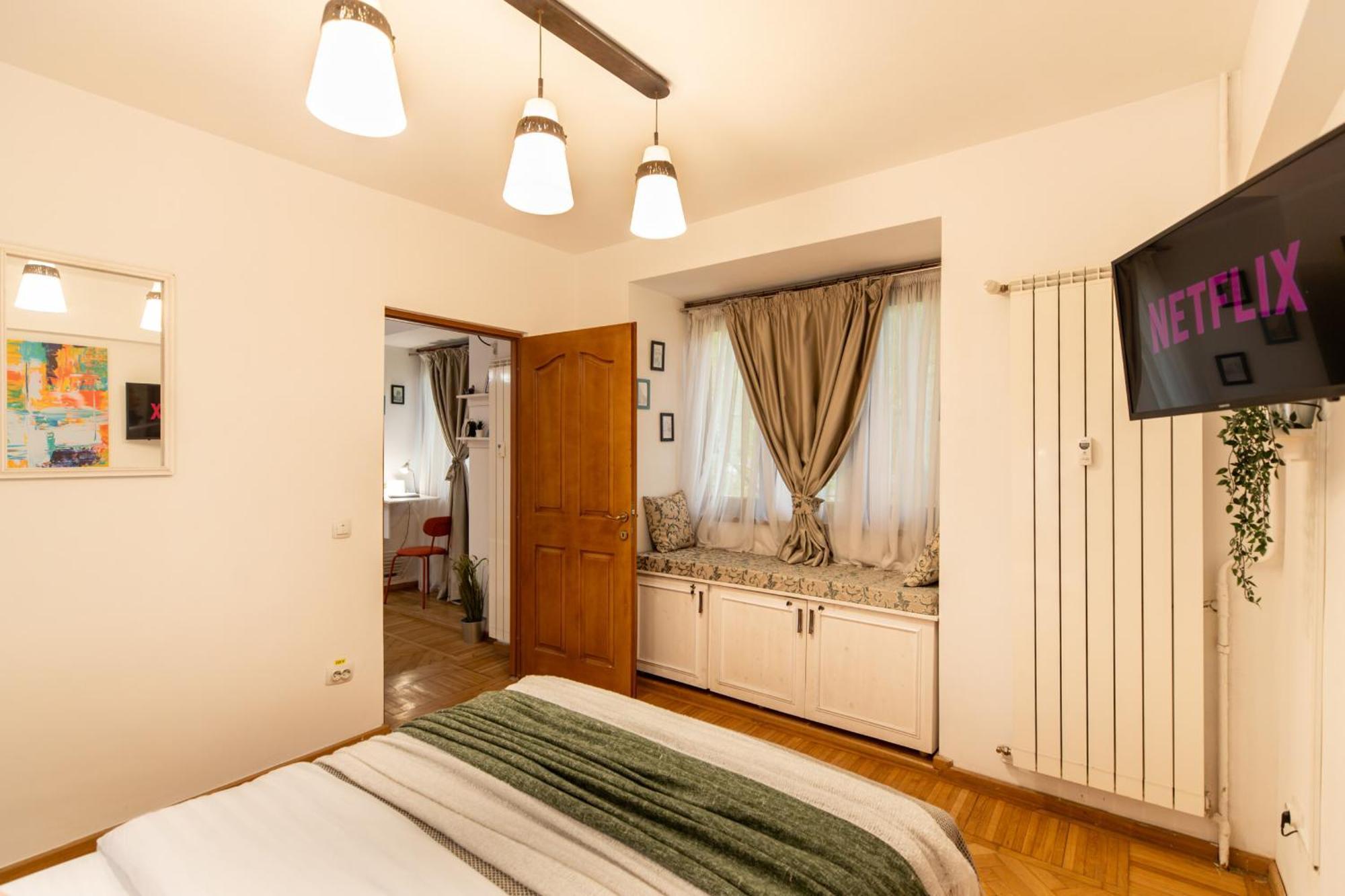 2Br Apartment At Piata Natiunilor Unite: Perfect For City Center Stays Bukarest Kültér fotó