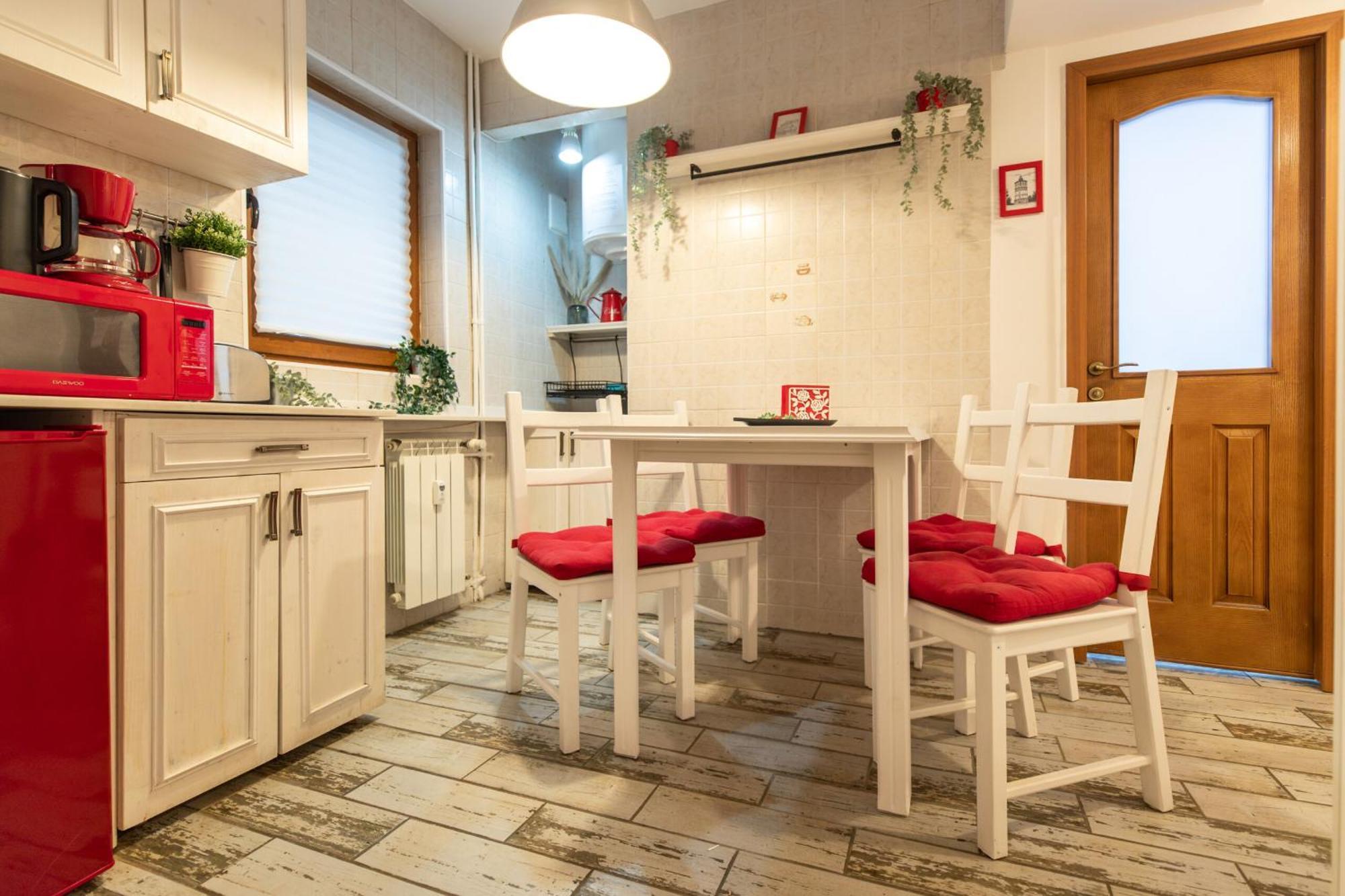 2Br Apartment At Piata Natiunilor Unite: Perfect For City Center Stays Bukarest Kültér fotó